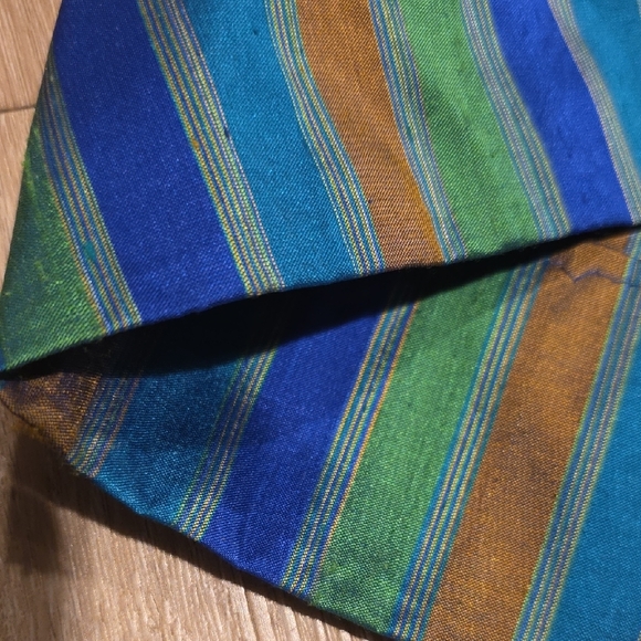 Elegant Blue and Green Striped Backless Dress - Picture 8 of 8